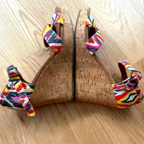TOMS | Sienna Cork Wedge Sandals in Ikat Print - Picture 8 of 10